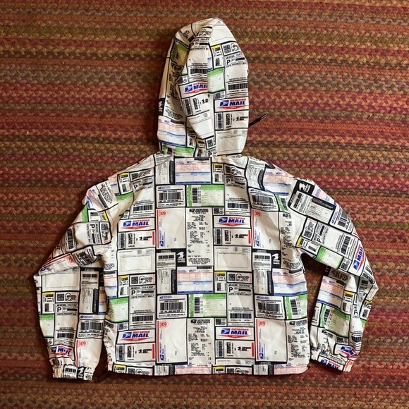 FOREVER 21 USPS COLLAB POST OFFICE RECEIPT WINDBREAKER JACKET HOODED - Picture 4 of 4